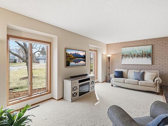 2nd image of 4125 Bridgewater Cir