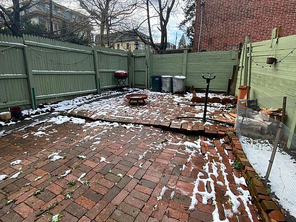 3rd image of 424 S 43rd St #1