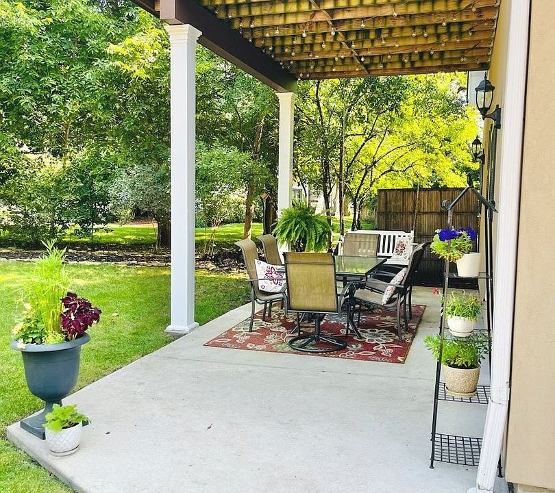 2nd image of 620 Park Pl