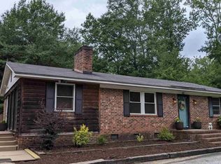 42 Maple Ln, Travelers Rest, SC 29690