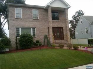 68 Birchwood Dr, North Arlington, NJ 07031