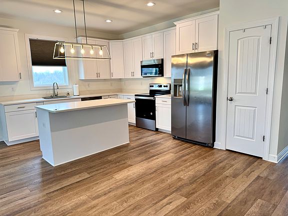 169 Coastal Drive - Kitchen with Quartz Countertops & Shaker Cabinets