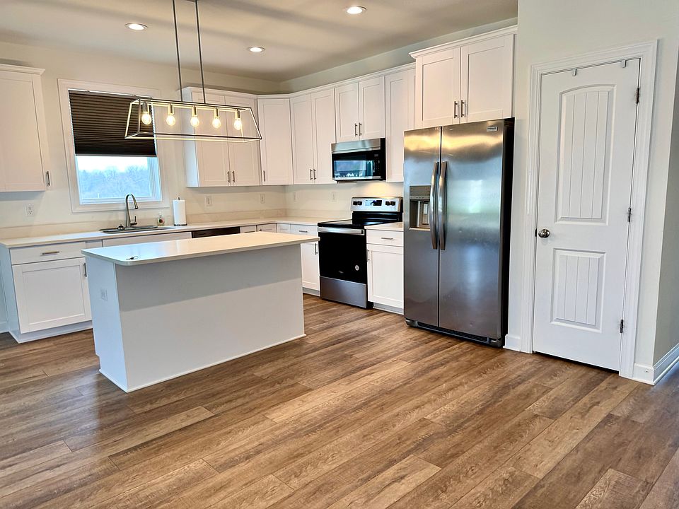 169 Coastal Drive - Kitchen with Quartz Countertops & Shaker Cabinets