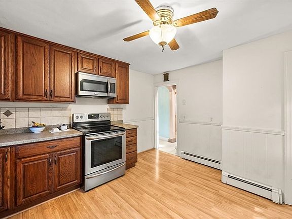 4th image of 185 Broad St