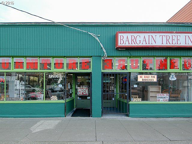 2nd image of 7210 NE Glisan St