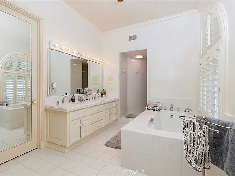 97 Ritz Cove Dr — Photo 18