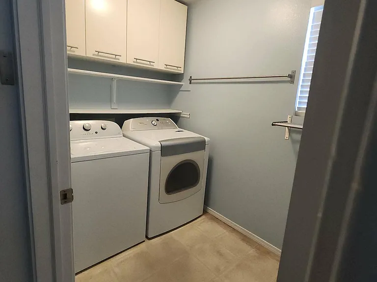 209 E Interlochen Ln — Photo 12