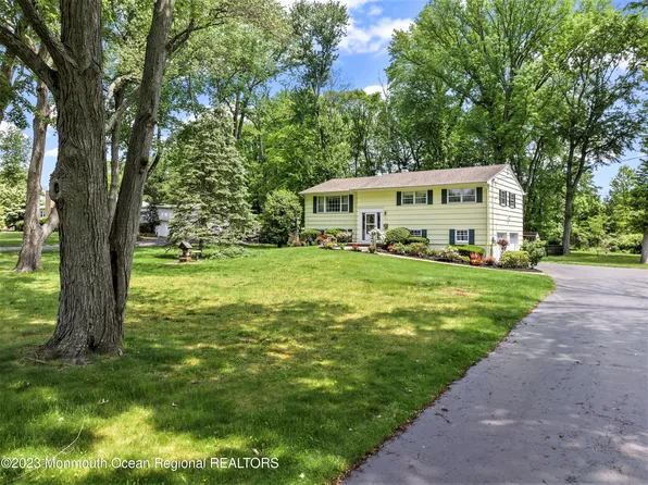 94 Leedsville Drive, Lincroft, NJ 07738