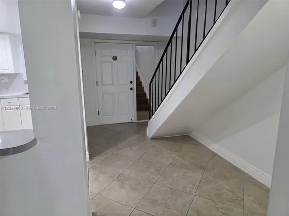 40 NW 87th Ave APT D201, Miami, FL 33172