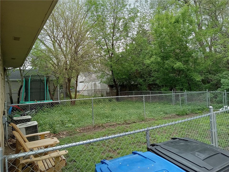 2nd image of 6202 Franklin Ave #6202/6204