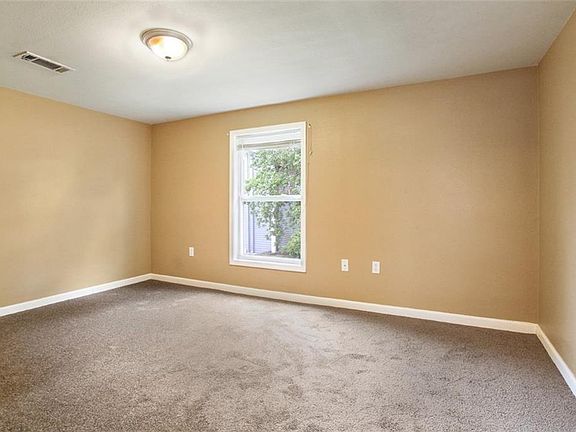 4th image of 2615 Dryades St