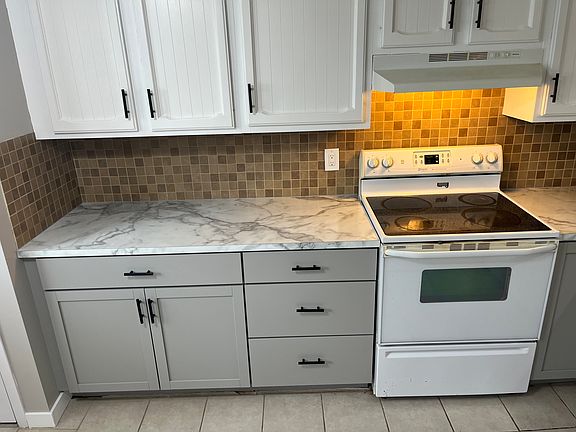 5th image of 1125 A St #3