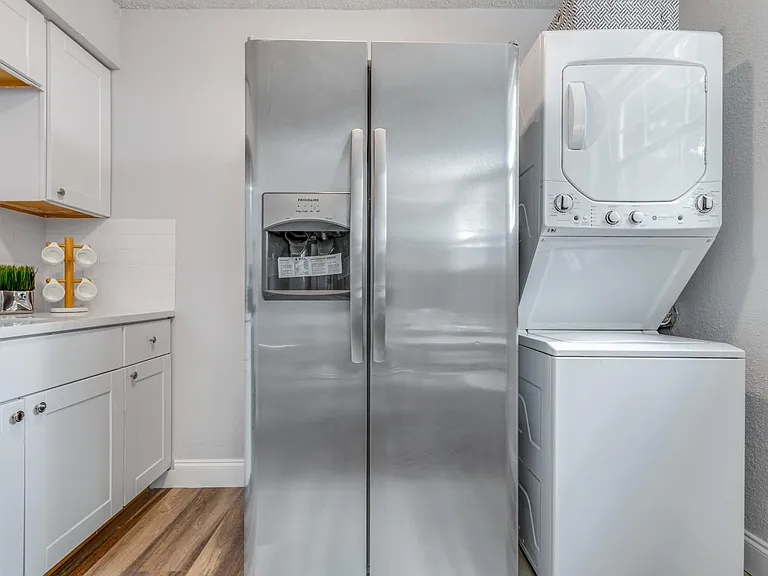 346 Dudley St — Photo 8