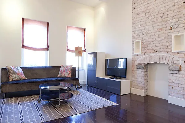 Rented by Compass | media 12