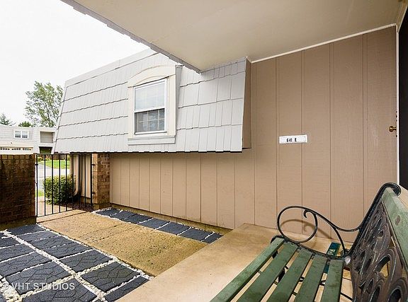 3rd image of 641 Burgundy Ct