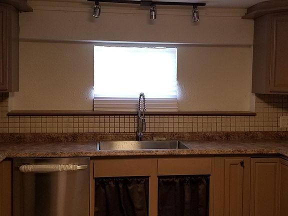 2nd image of 901 S Fork Dr