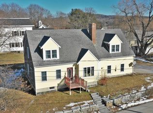 4 Church St, Winterport, ME 04496