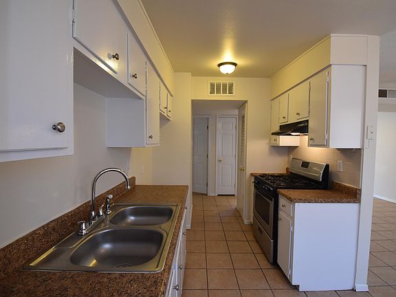 4th image of 10424 Mackinaw St