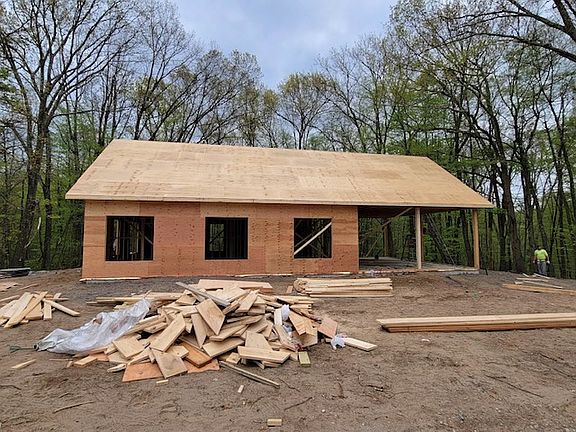 2nd image of 538 High Meadow Dr