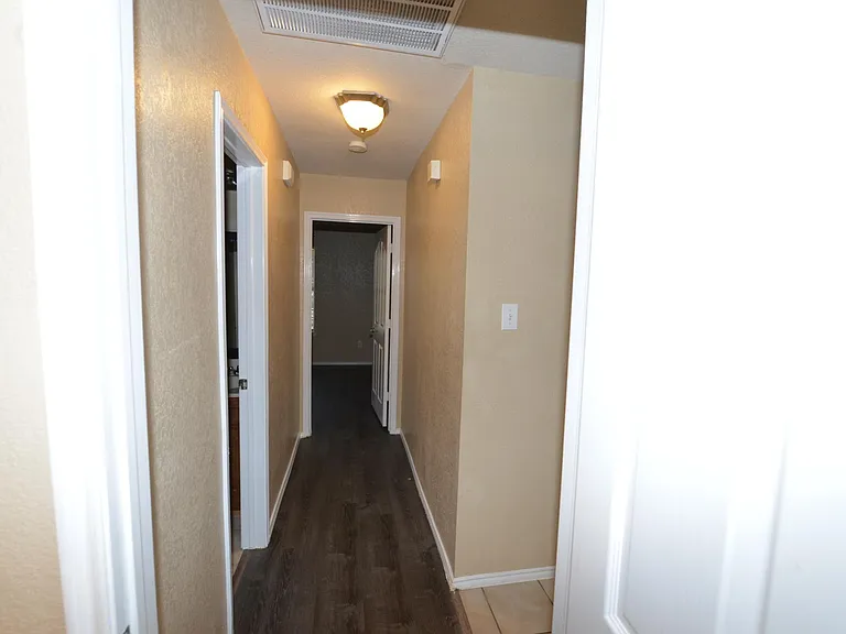 509 Cypress Ct — Photo 12