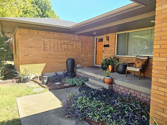 3rd image of 2010 Millmar Dr