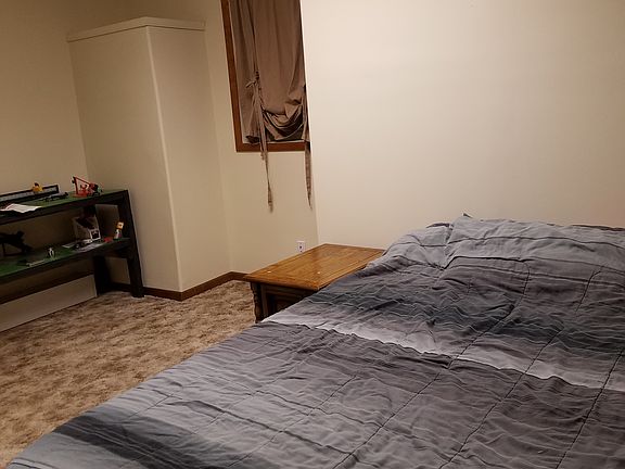 2nd image of 821 Miller St