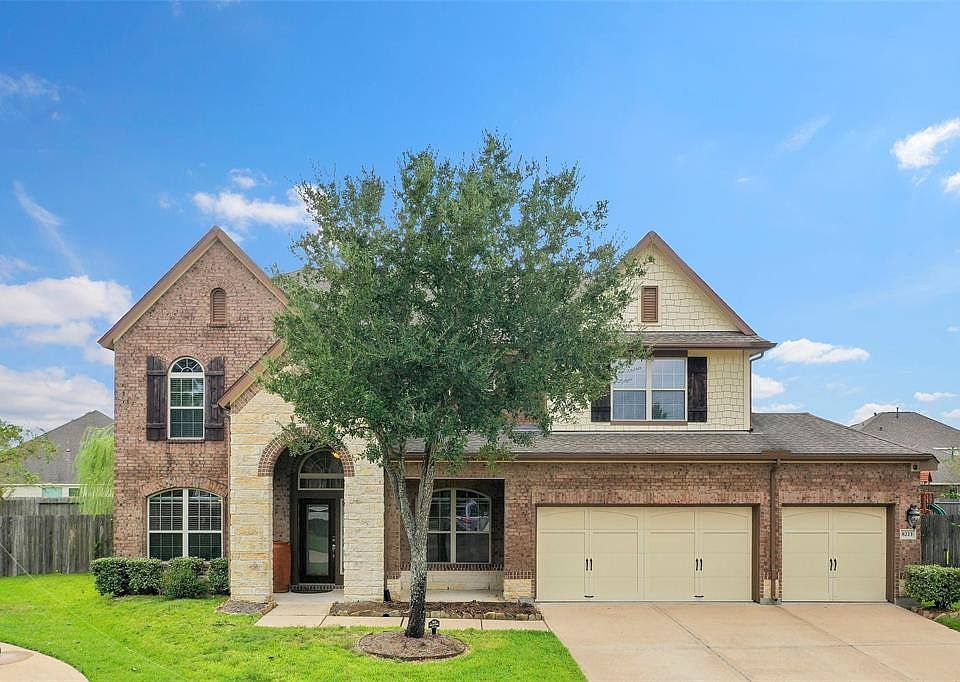 1st image of 8223 Groveland Hills Dr