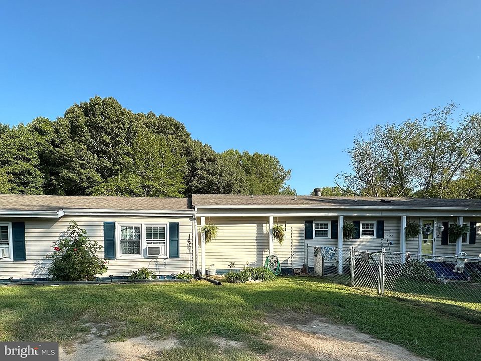 1st image of 3 Perkins Ln