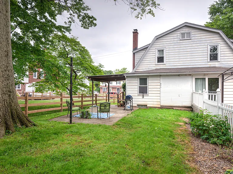 440 Pine St — Photo 22