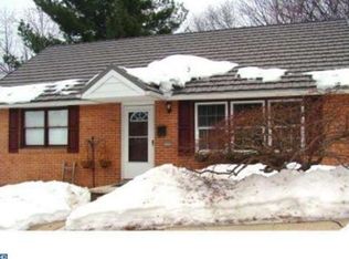 2320 Fairview St, Reading, PA 19609