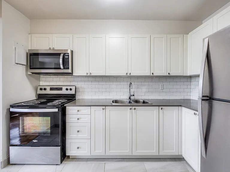 335 Van Horne Ave — Photo 3