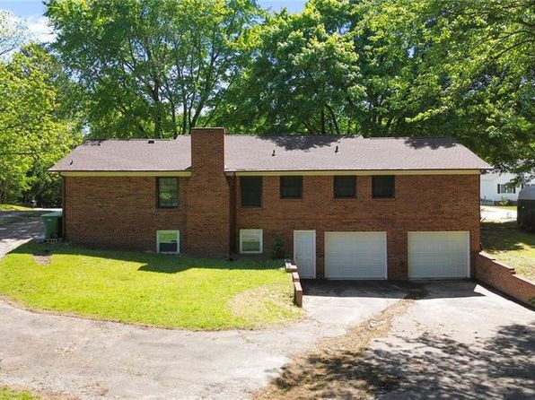 2732 Knob Hill Dr, Clemmons, NC 27012