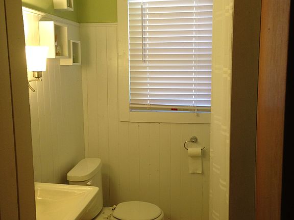 MAIN FLOOR BATHROOM