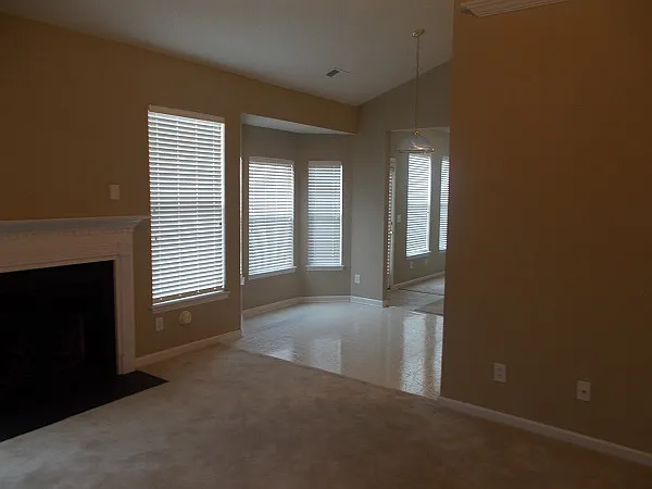 696 Churchill Downs Dr — Photo 13
