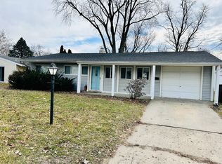 2119 Peirce Ave, Bloomington, IL 61701