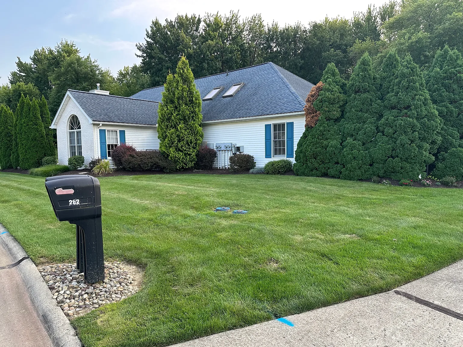 3 bed, 2.5 bath, 1710 sqft, $2,100 — Photo 2