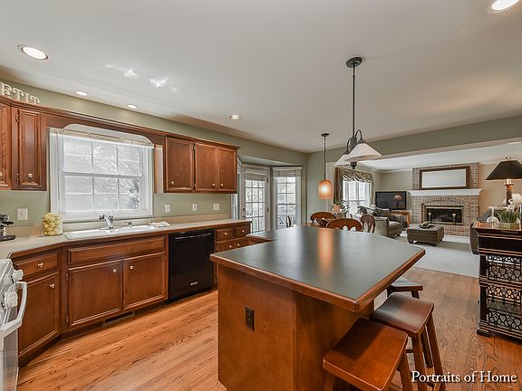 5th image of 1144 Bradford Cir