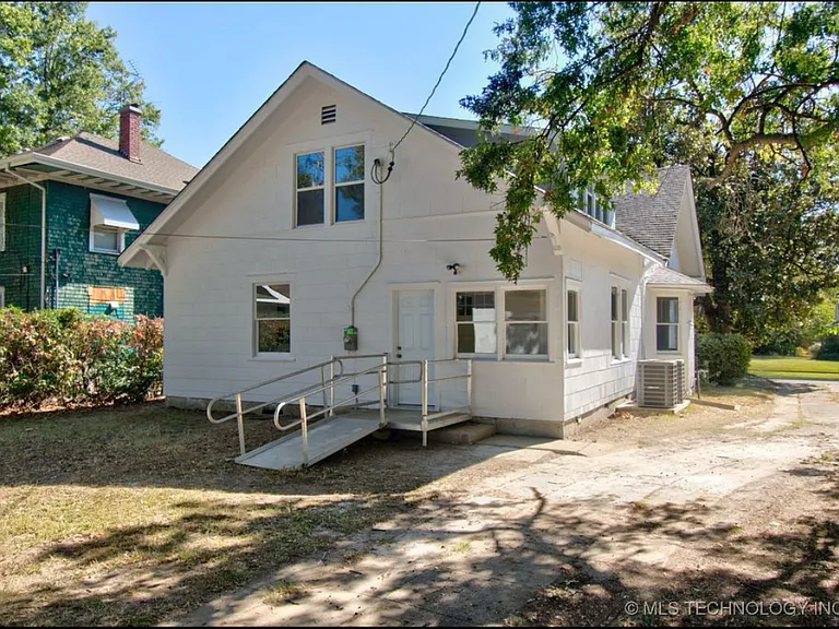 2310 Boston St — Photo 23