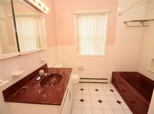 122 Dogwood Ln, Ossining, NY 10562