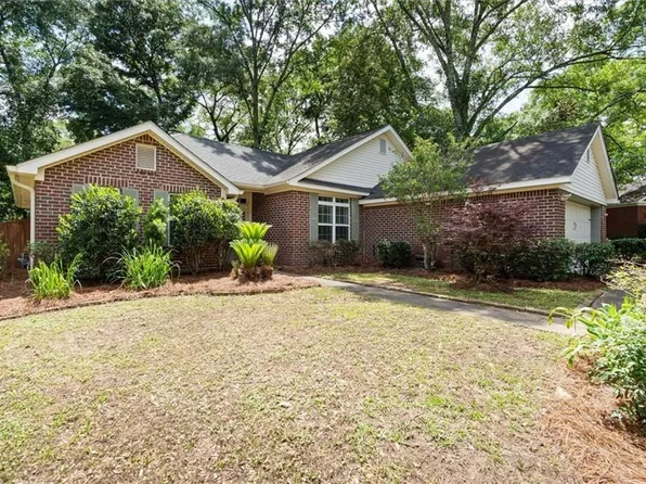 605 Lakeview Woods Dr, Mobile, AL 36695