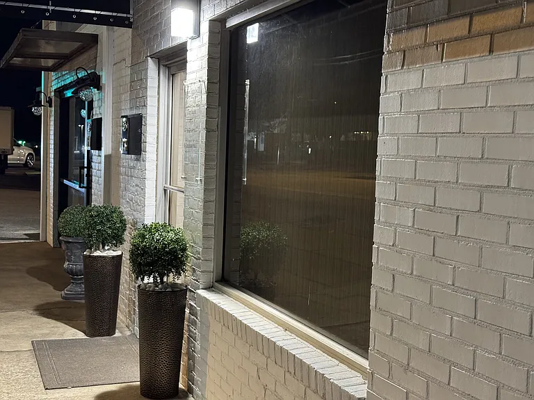 103 E College St — Photo 11