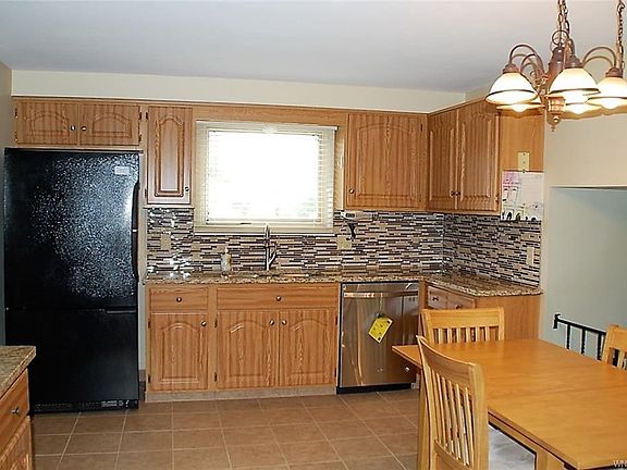 5th image of 465 Shetland Dr