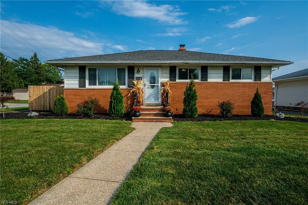 2830 Friar Dr photo 1