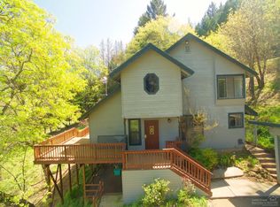 3075 Pioneer Rd, Medford, OR 97501