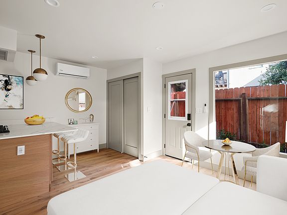 3rd image of 1043 N La Jolla Ave #1/4