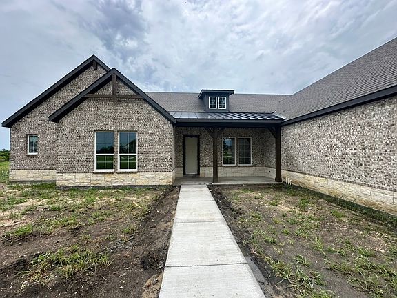 3rd image of 205 Cobb Rd