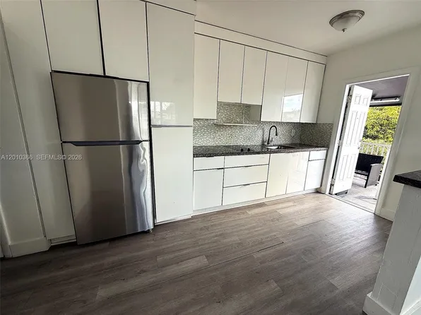 1885 SW 4th St APT 3, Miami, FL 33135