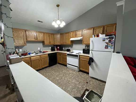 3rd image of 2847 Plaza Ln