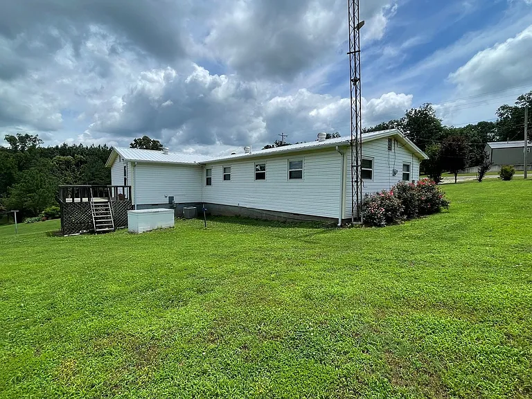 472595 Highway 100 — Photo 7