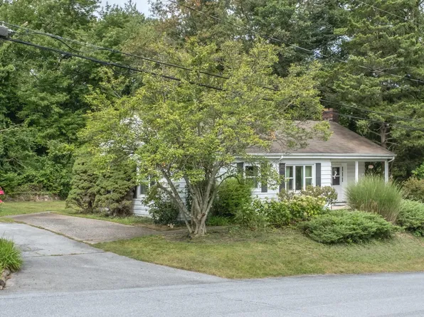 411 Lakewood Dr, Harrisburg, PA 17112